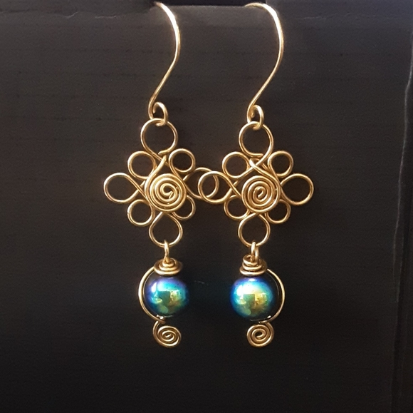 Handcrafted Earrings Gold with Black Aurora Borealis Glass Beads - Picture 3 of 8